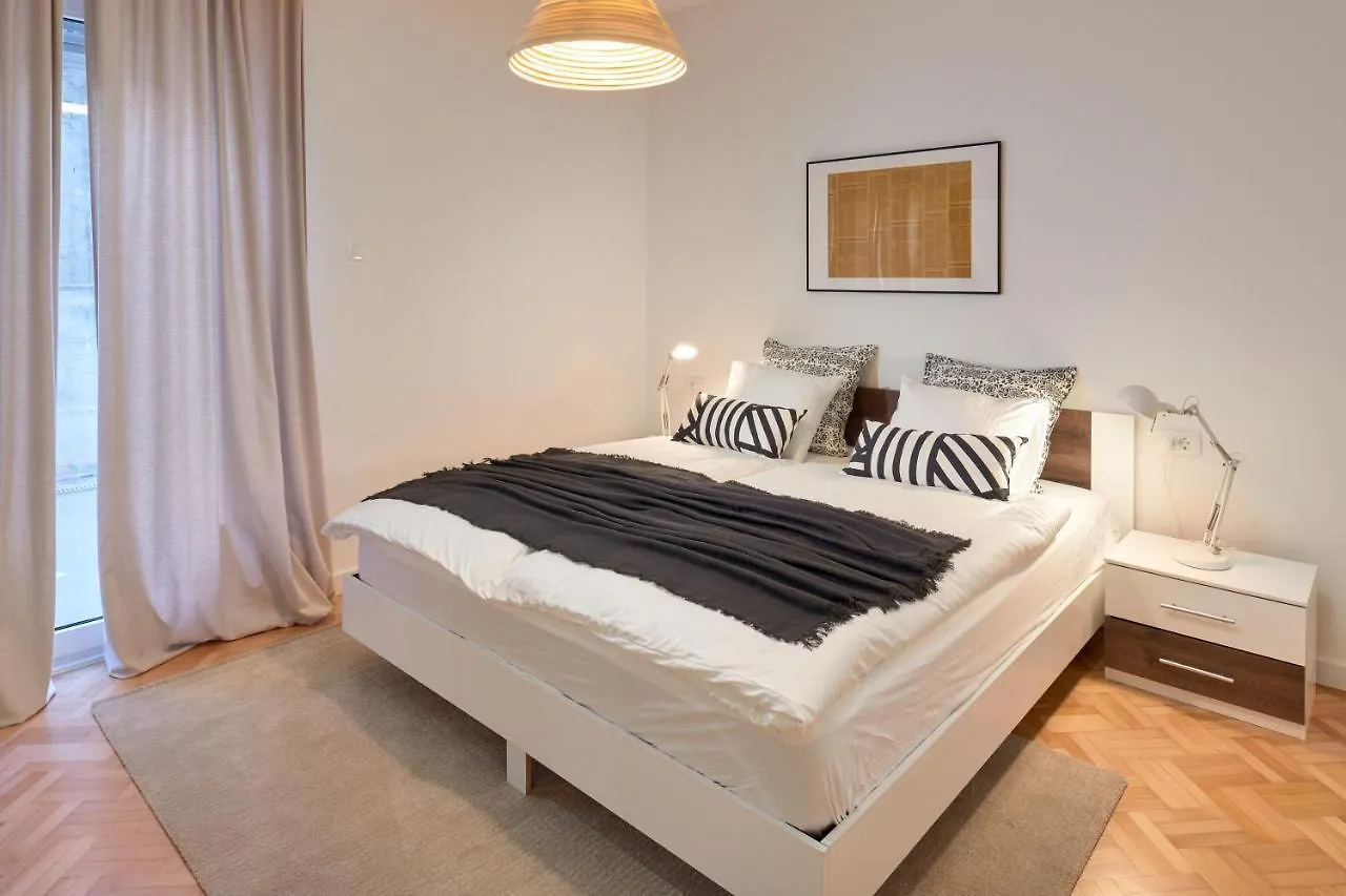 Apartment By Hotel Cvita Split