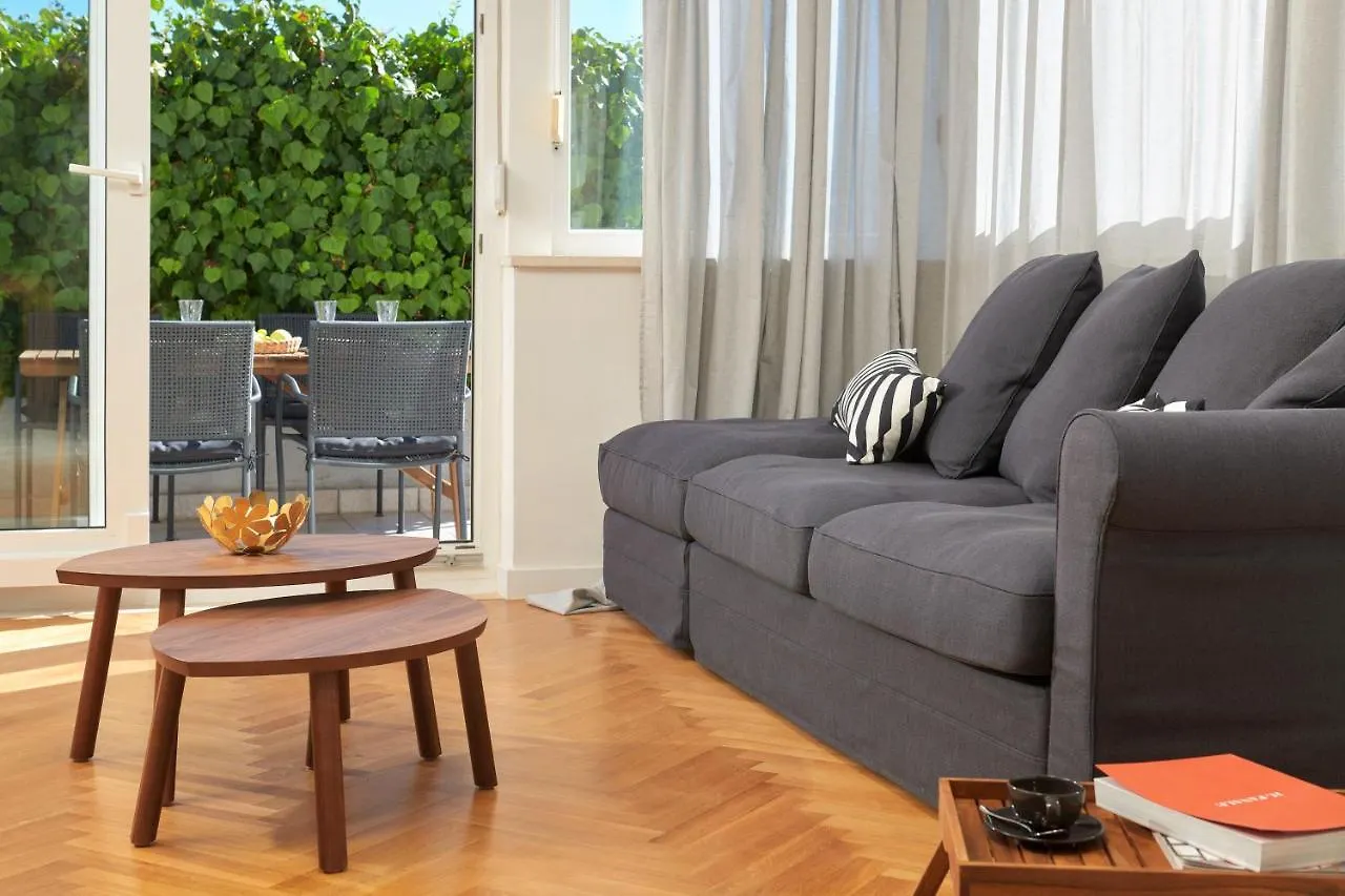 Apartment By Hotel Cvita Split 0*,