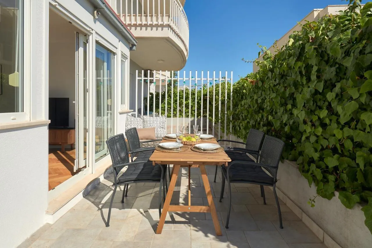 Apartment By Hotel Cvita Split